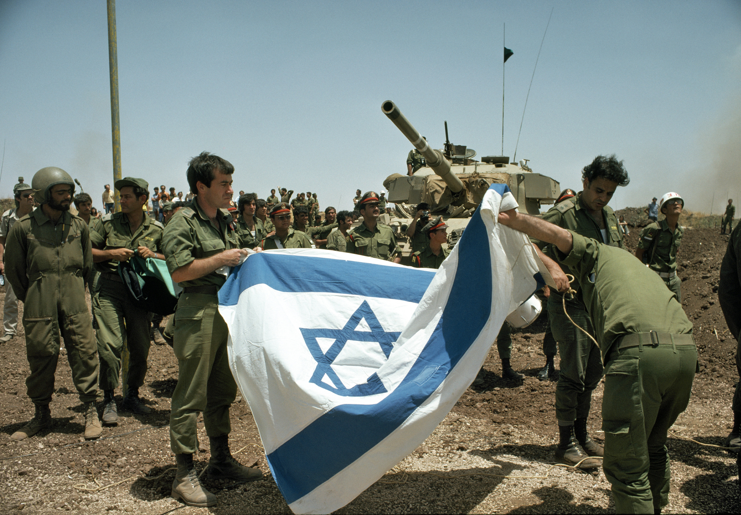 Einholen der Flagge Israels