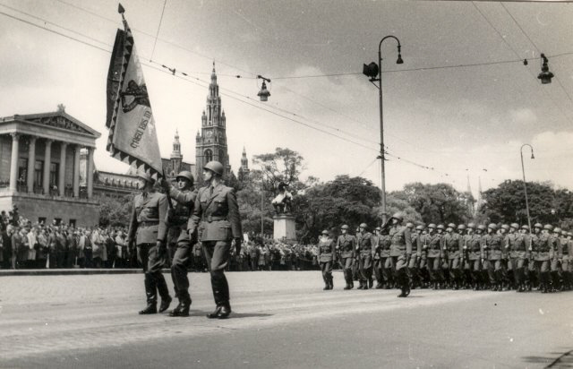 Parade 1957