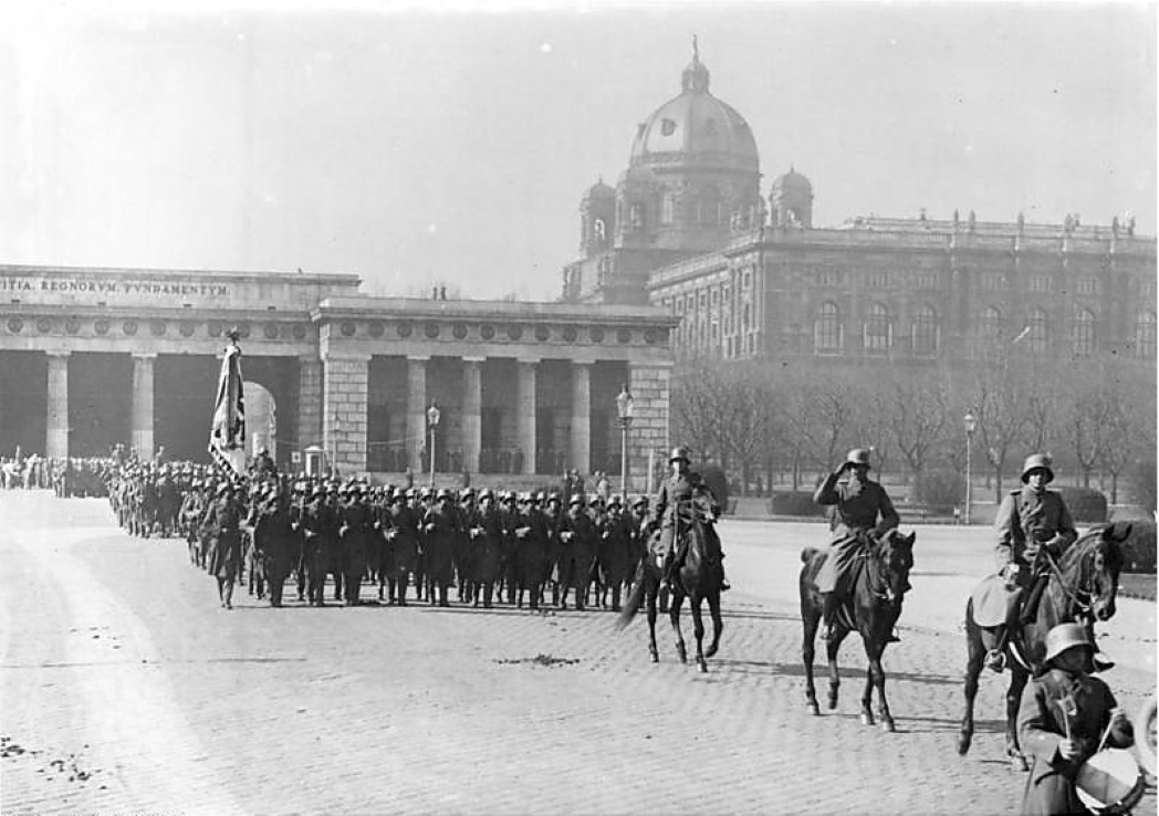 1. Parade des Bundesheeres 1920.jpg